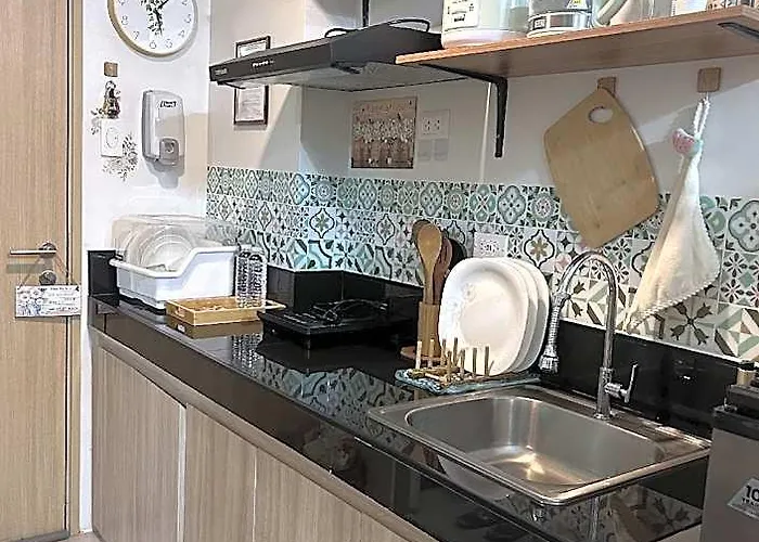 Justrelax Staycation At Vine Residences 호텔 4*