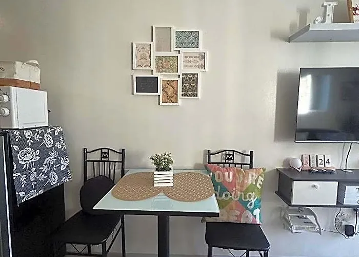 호텔 Justrelax Staycation At Vine Residences 마닐라